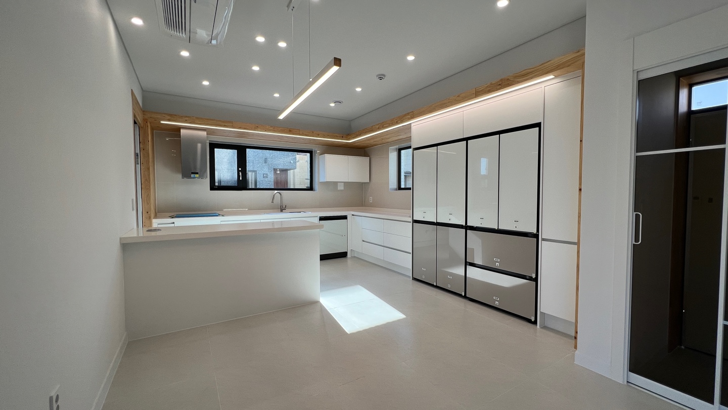 2000769928_EkeZqf5d_68833ab74a043204a91ef7193a1634d61ddb6624.jpg 이미지크게보기