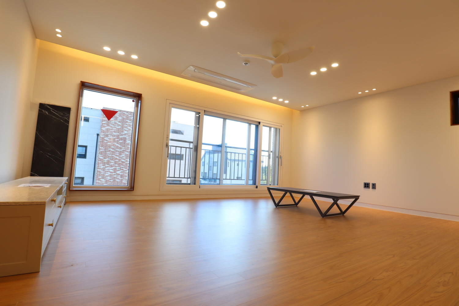 2000769928_xY31hcNd_a71cf543de3d1dec7e3cccd66e349a9e1fdf3365.JPG 이미지크게보기